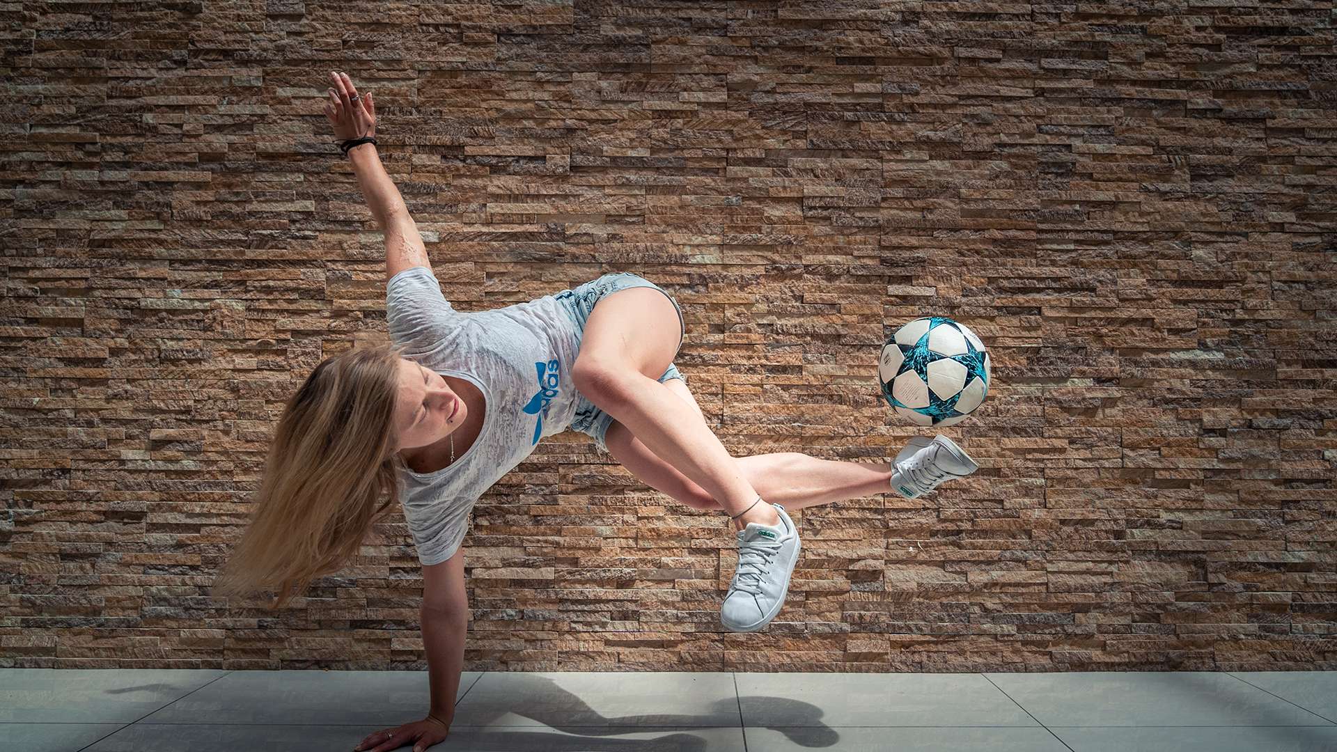 球打入自家 球打入自家